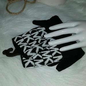 Michael Kors Accessories - Michael kors gloves Michael Kors Accessories - Michael kors gloves